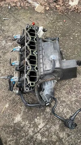 Впускний колектор 55559368 General Motors