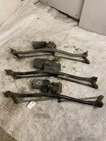Двигун склоочисника лобового скла (трапеції) 6270017 General Motors