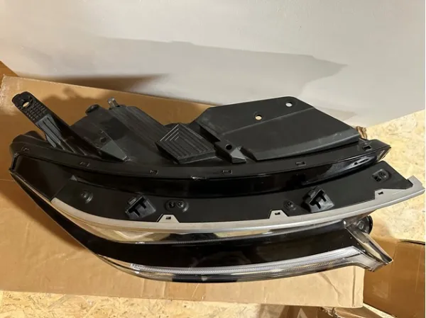 Фара права 92102P4000 Hyundai/Kia