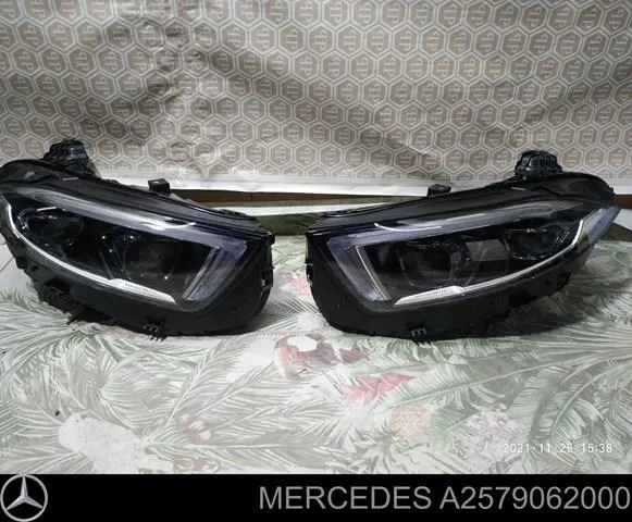 Фара права A2579062000 Mercedes
