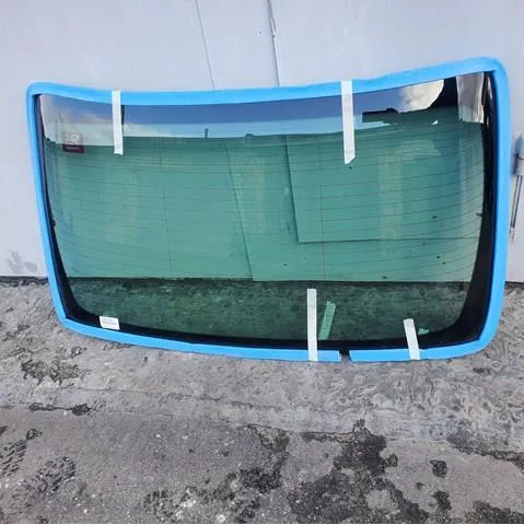 Заднє скло 6481133915 Toyota