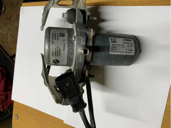 Вакуумний насос 34336851289 BMW