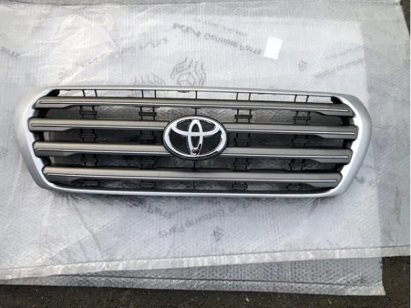 Решітка радіатора 5310160620 Toyota