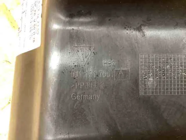 Дефлектор переднього бампера, правий 9J1121706AOK1 Porsche