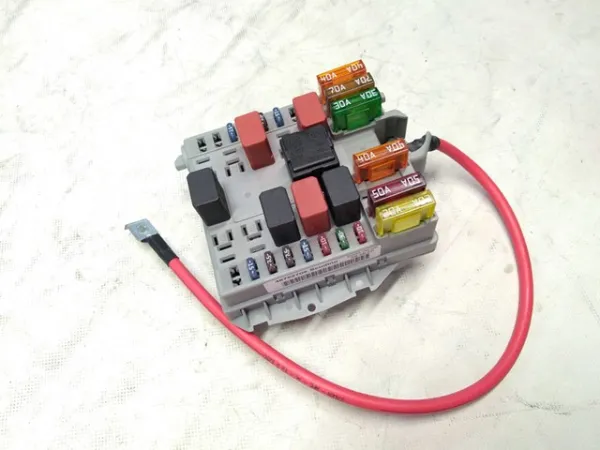 Блок запобіжників 46752705 Fiat/Alfa/Lancia