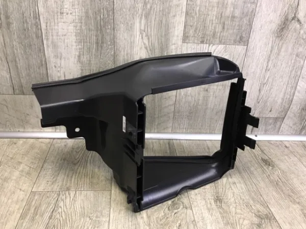 Решітка повітропровода права LR100426 Land Rover