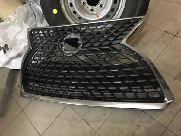 Решітка радіатора 531010E400 Toyota