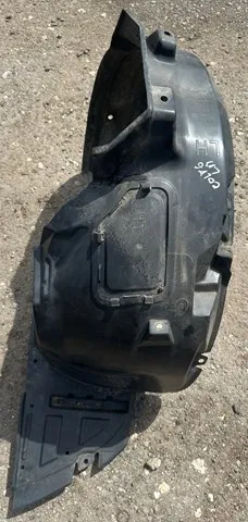 Підкрилок передній лівий MR575539 Mitsubishi
