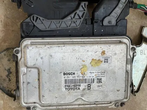 Електронний блок керування двигуном 896610DP90 Toyota