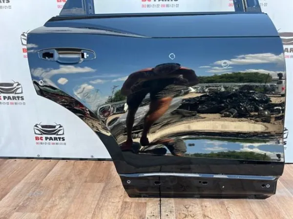 Двері задні, праві Audi Q3 F3B