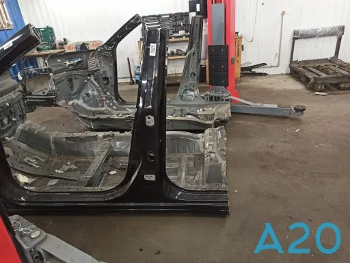 Поріг зовнішній лівий TKY871271B Mazda