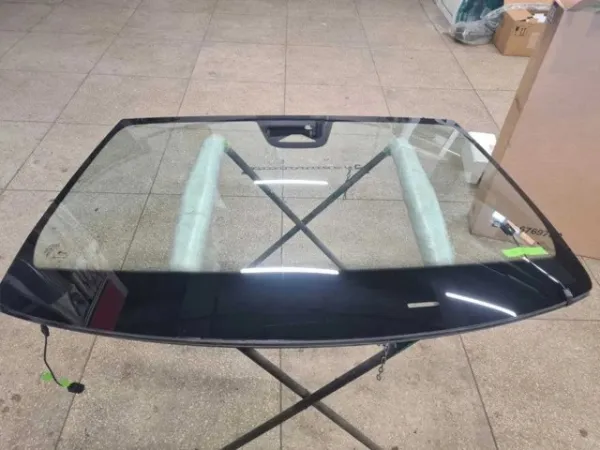 Лобове скло 32409277 Volvo
