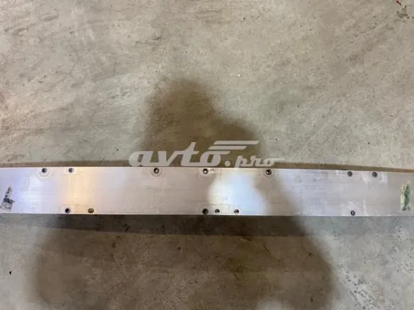 Підсилювач бампера переднього LR117400 Land Rover