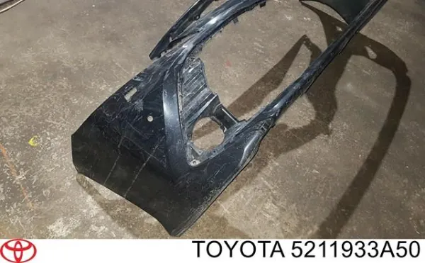 Передній бампер 5211933A50 Toyota