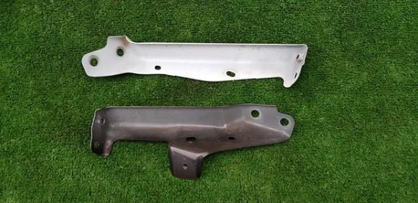 Кронштейн кріплення крила переднього правого, передній F41C04CLAA Nissan/Infiniti