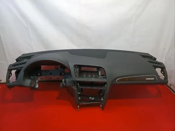 Панель приладів торпеди 8R1857003HYPB VAG