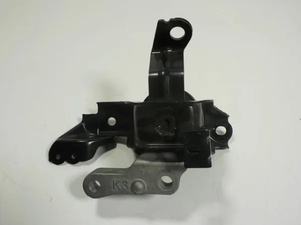 Подушка (опора) двигуна, права 12305K0050 Toyota