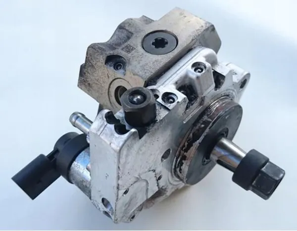 Паливний насос високого тиску 0445010126 BMW