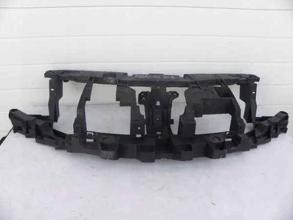 Рамка радіатора 752100010R Renault (RVI)