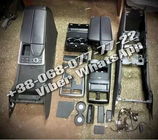 Декоративна накладка центральної консолі A1666800907 Mercedes