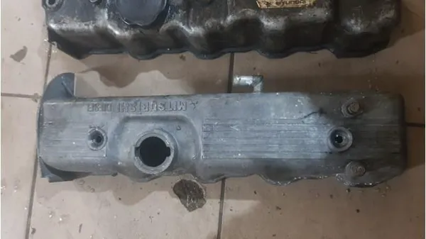 Клапанна кришка Mitsubishi Pajero SPORT I