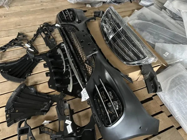 Решітка радіатора A2228801802 Mercedes