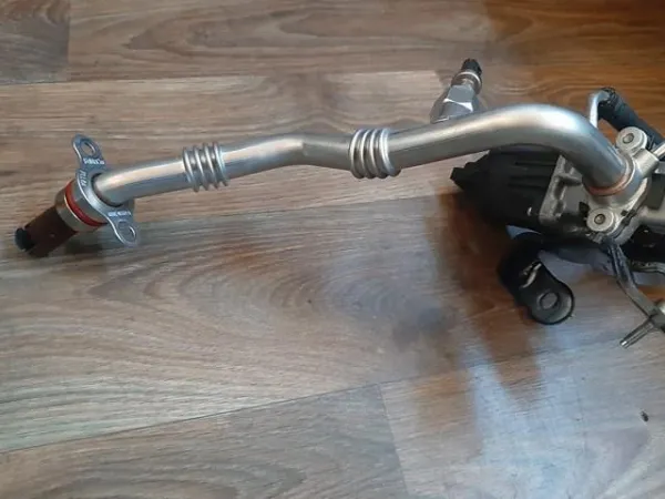 Патрубок системи рециркуляції ОГ EGR K2GZ9E470B Ford