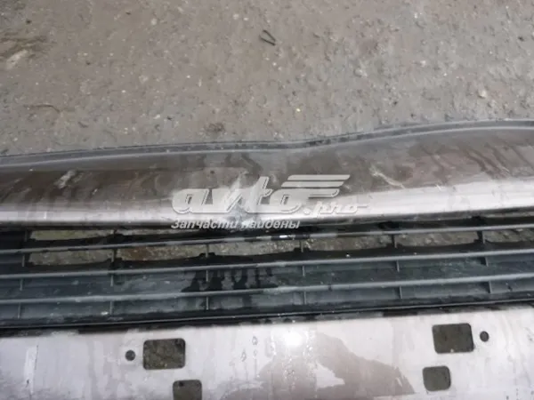 Передній бампер 620224HE0H Nissan/Infiniti