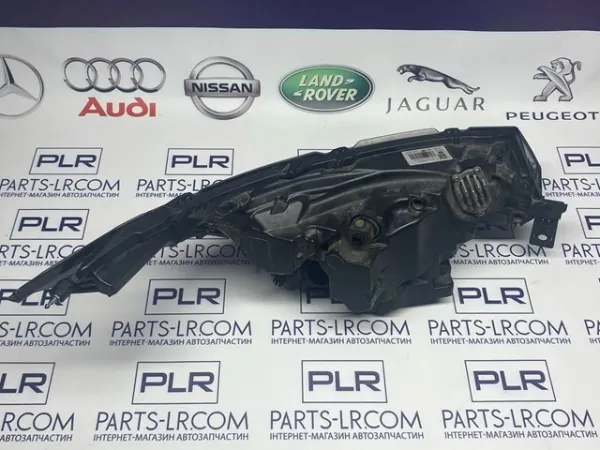 Фара права LR144914 Land Rover