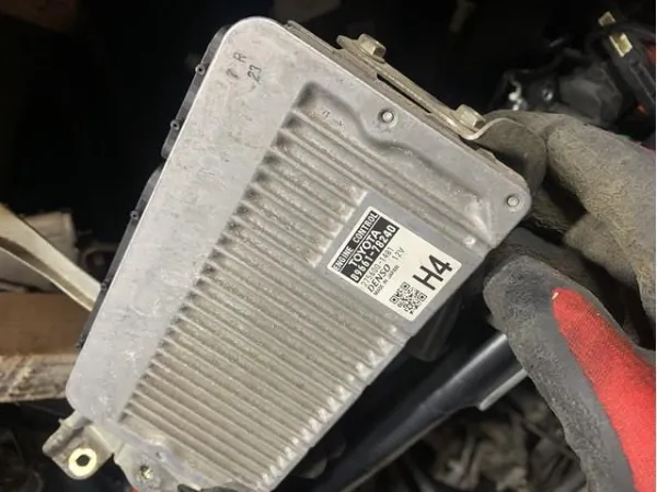 Електронний блок керування двигуном 8966178240 Toyota