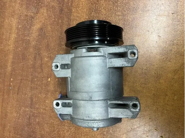Компресор кондиціонера 926002216R Renault (RVI)