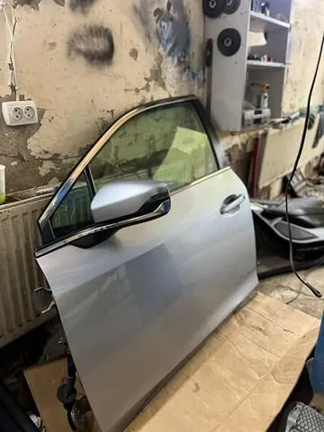Двері передні ліві 60009AN03A9P Subaru
