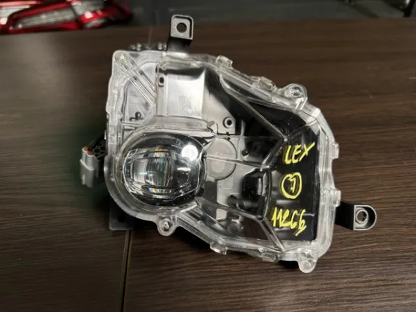  8121076010 Toyota