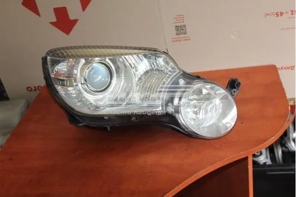 Фара права 5L2941016B VAG