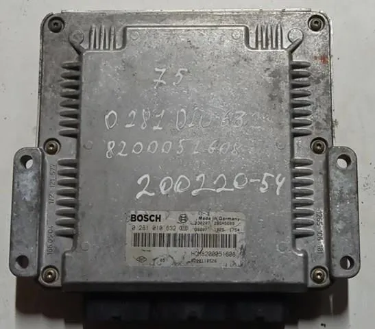 Електронний блок керування двигуном 281010632 Renault (RVI)