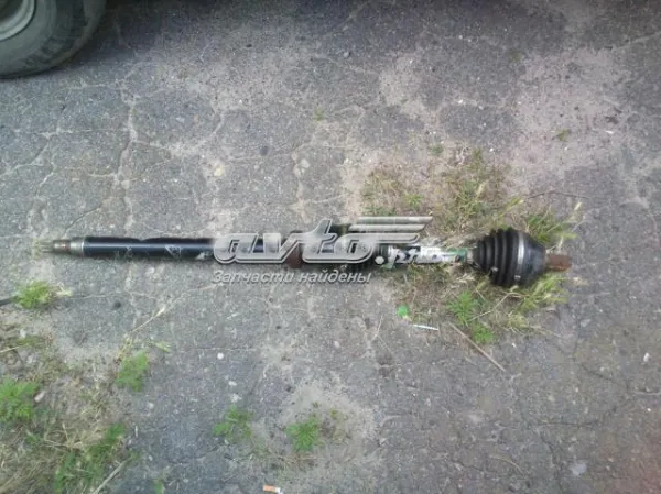 Піввісь права 30783202 Volvo