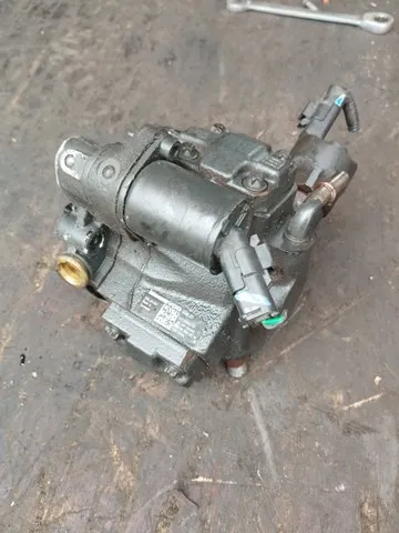 Паливний насос високого тиску 5WS40163 Continental/Siemens
