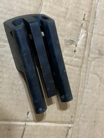  103167600A Tesla