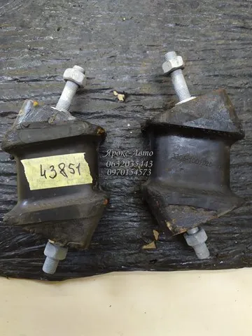 Подушка двигуна задня 3306100102001 GAZ