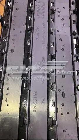 Решітка радіатора 8R0853651AN VAG