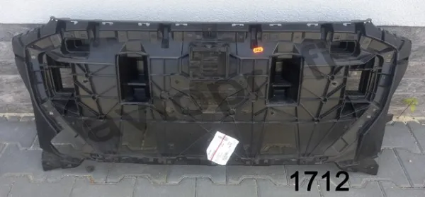Решітка радіатора 89A807233 VAG