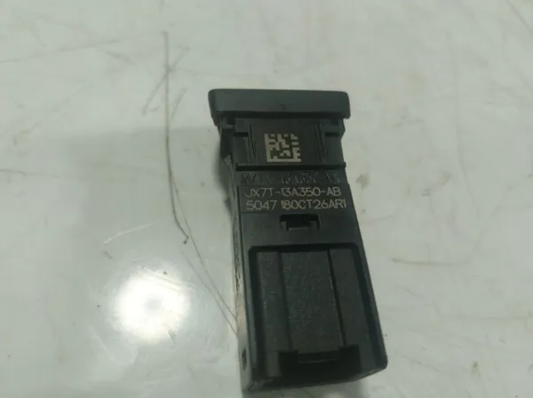 Кнопка аварійки Ford Focus IV