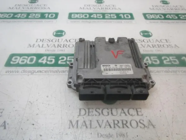 Електронний блок керування двигуном 0281030439 Renault (RVI)