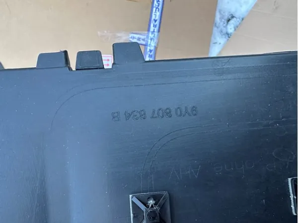 Спойлер заднього бампера 9Y0807834BOK1 Porsche