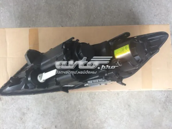 Фара права 921022T421 Hyundai/Kia