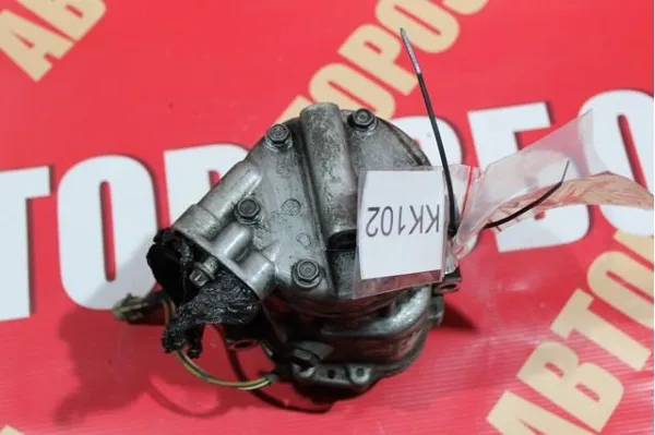Компресор кондиціонера 90559843 General Motors