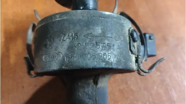  2525751A VAG