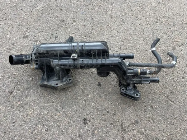 Фланець системи охолодження (трійник) 256003CAE0 Hyundai/Kia