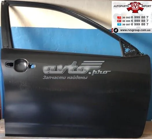 Двері праві передні 6700106180 Toyota