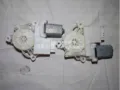 Двигун склопідіймача двері передньої, правої BMW 61357479072